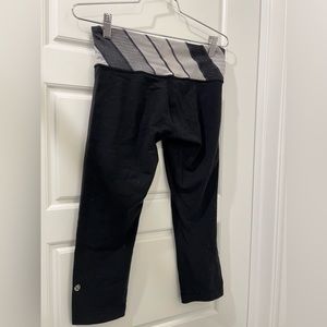 Lululemon black cropped leggings size 6-8